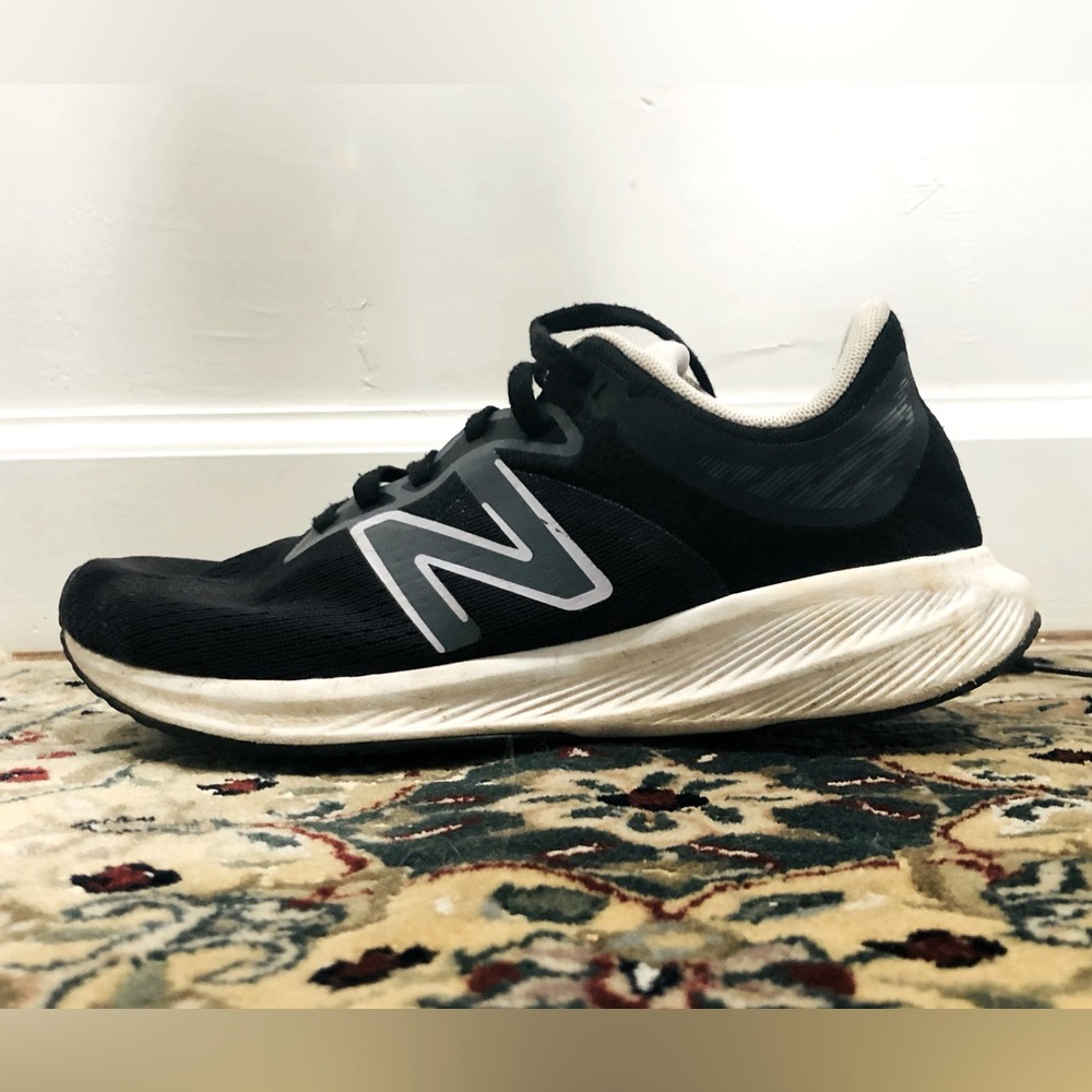 New Balance Men's Black Running Shoes
